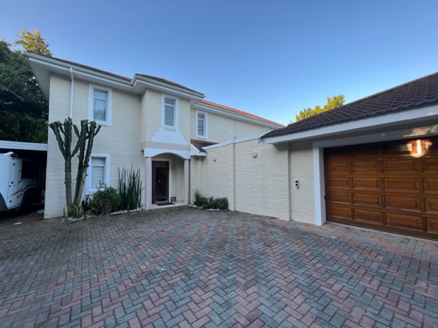 4 Bedroom Property for Sale in Nahoon Eastern Cape